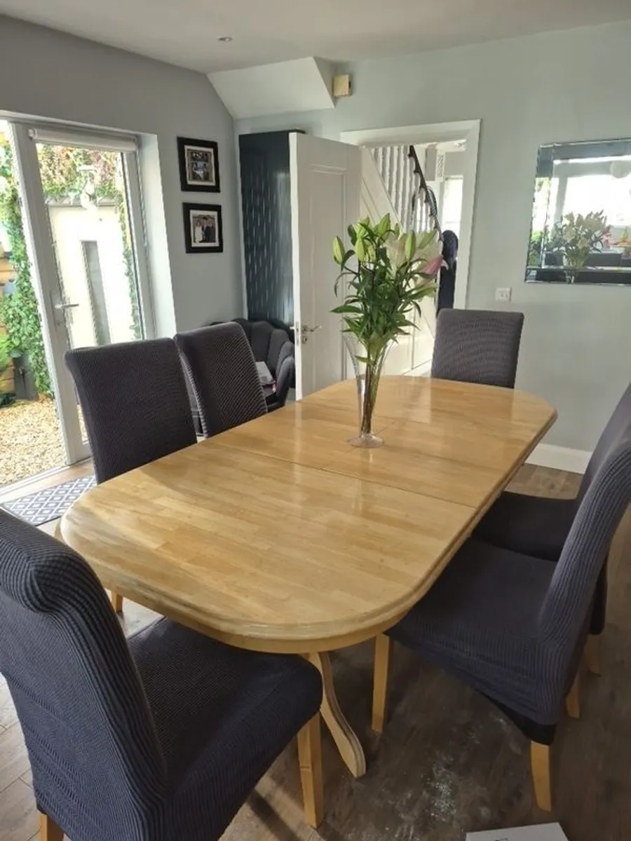 Dining Table and 6 Chairs