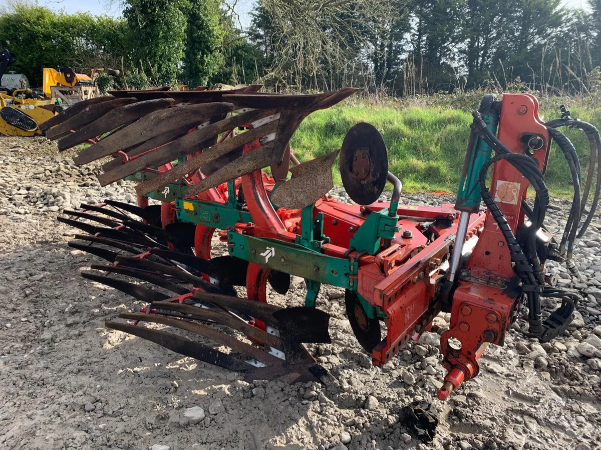 KVERNELAND 4F EG200 ON SLATS - Image 1