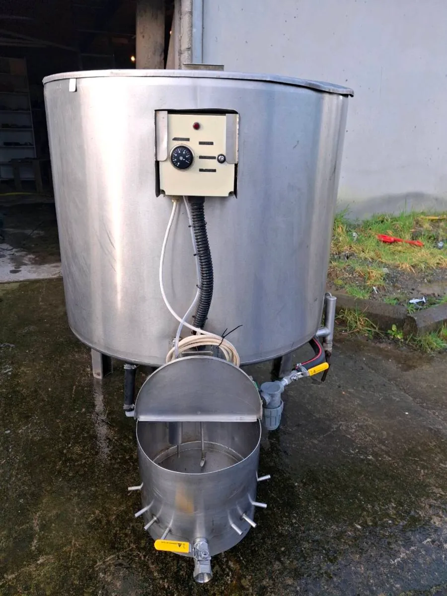 Liscarroll Calf Feeder - Image 1