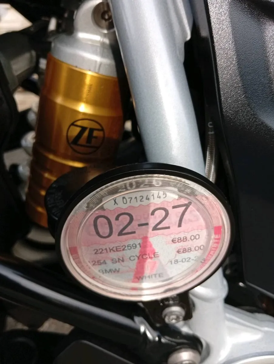 BMW Motorcycle - Image 4