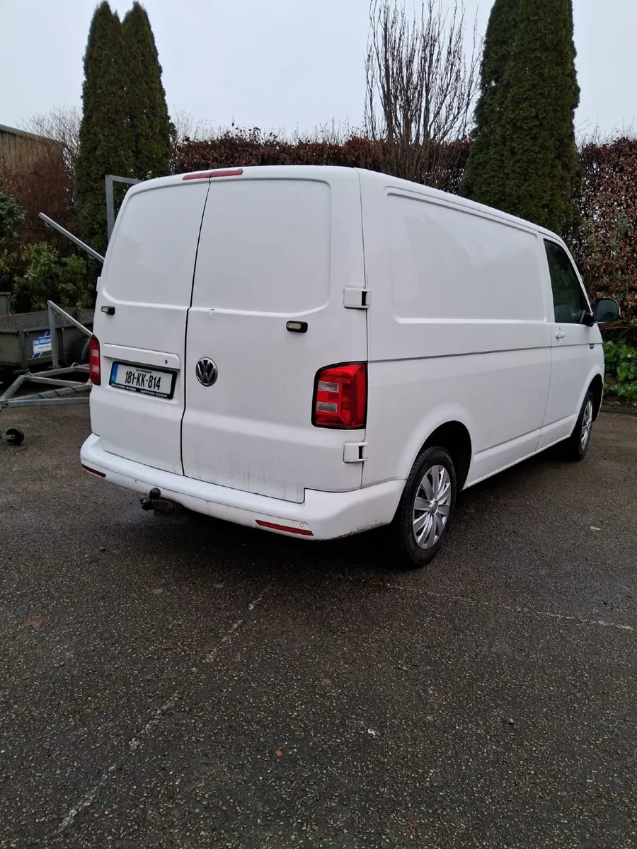 Volkswagen Transporter 2018 - Image 2