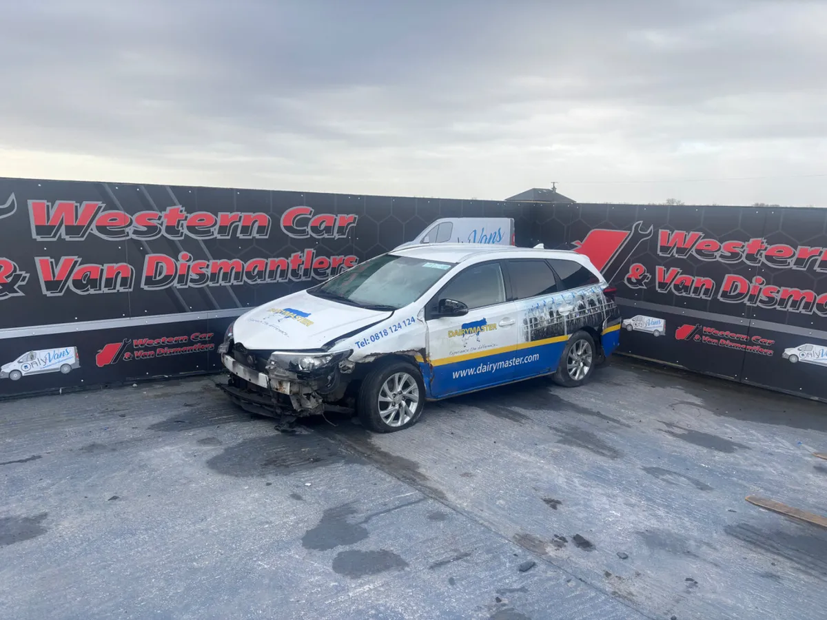 171 Toyota auris 1.6 diesal for dismantling