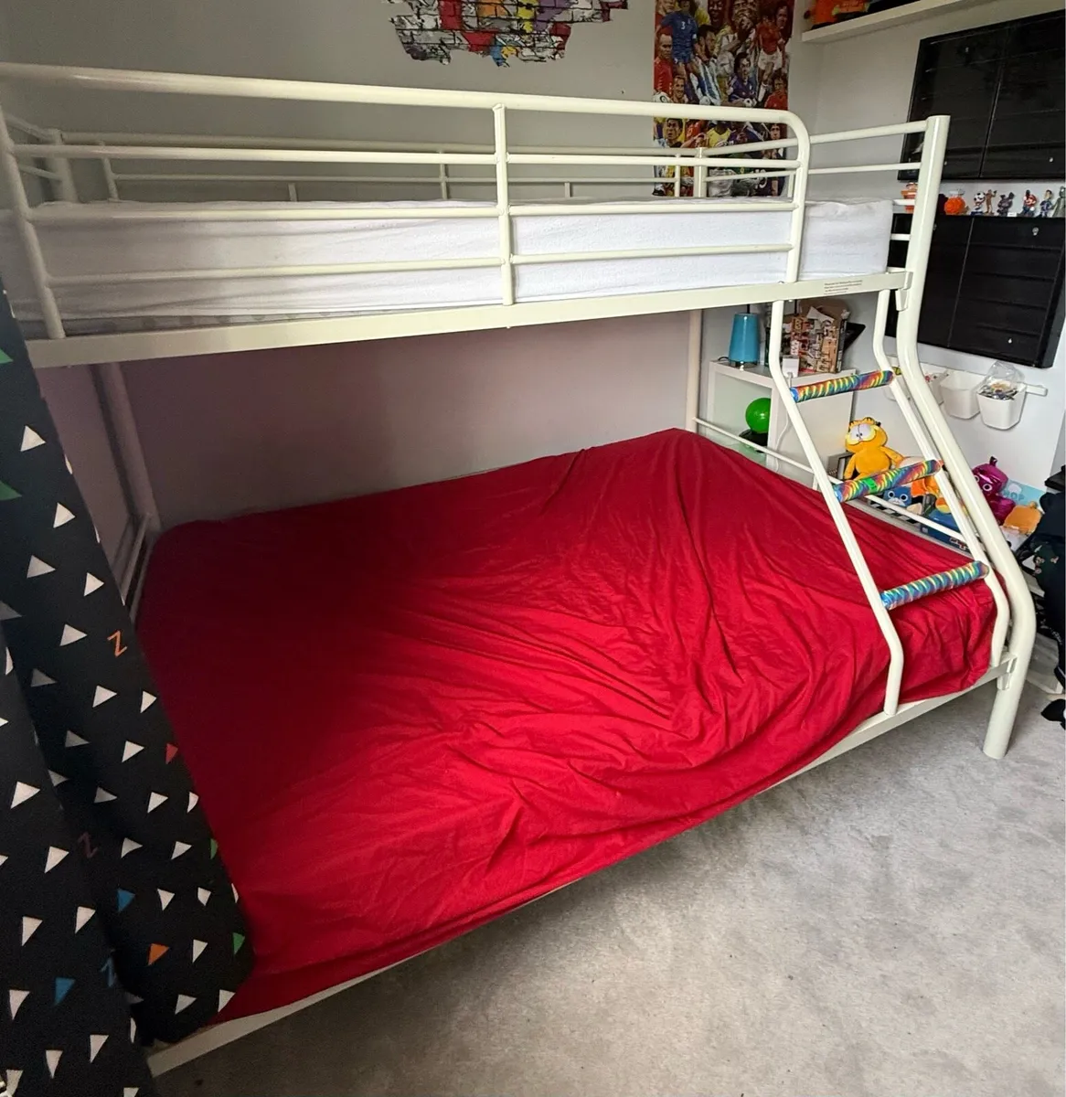 2 Beds , 1 double AVAILABLE, triple bunk GONE - Image 3