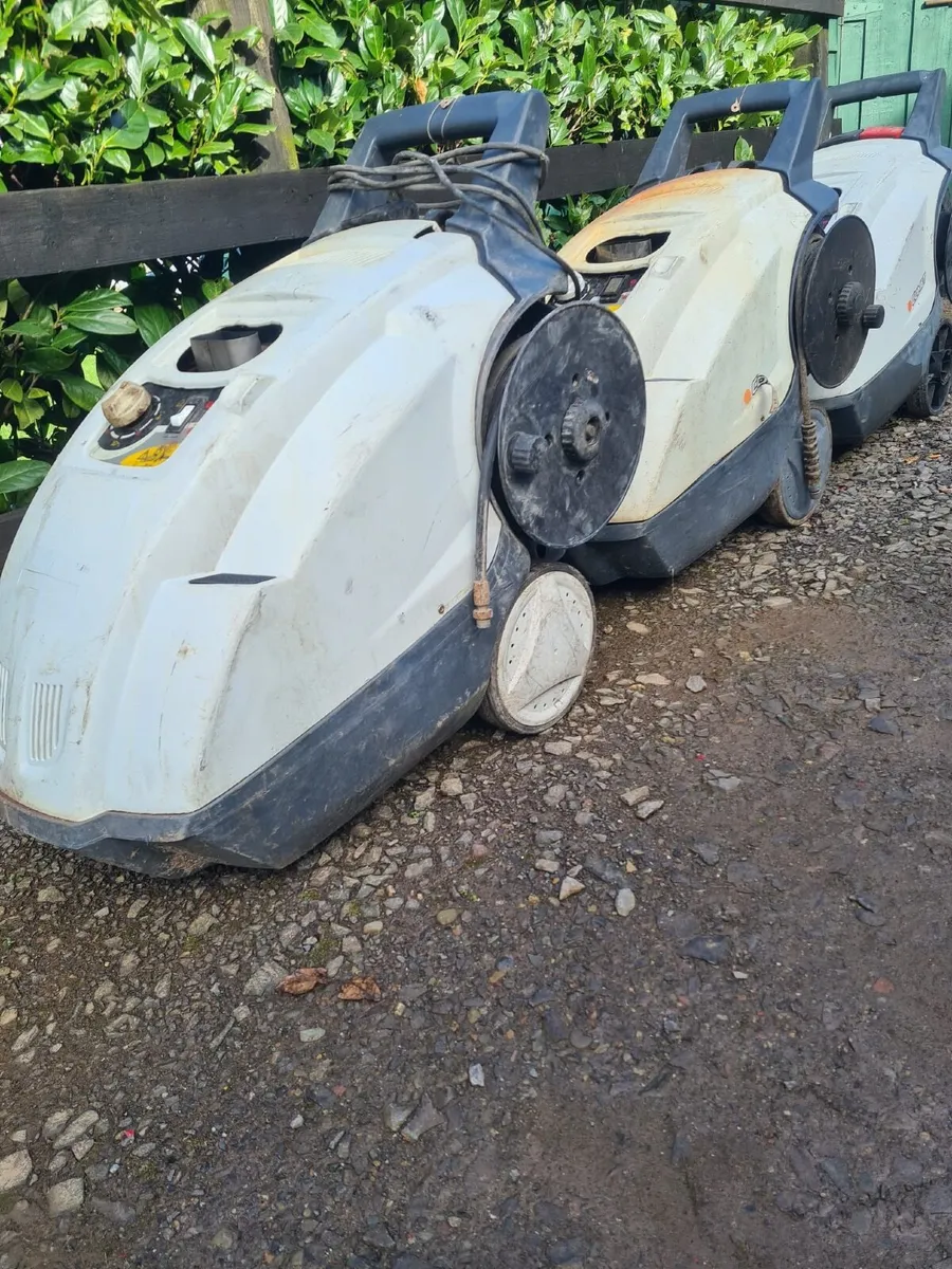 Comet hot & cold pressure washers - Image 1
