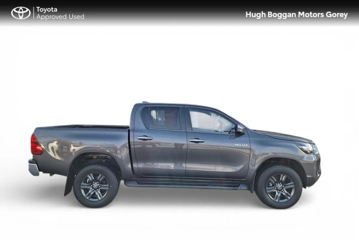 Toyota Hilux 2.8 SR5 D/CAB AUTO 4DR A - Image 3