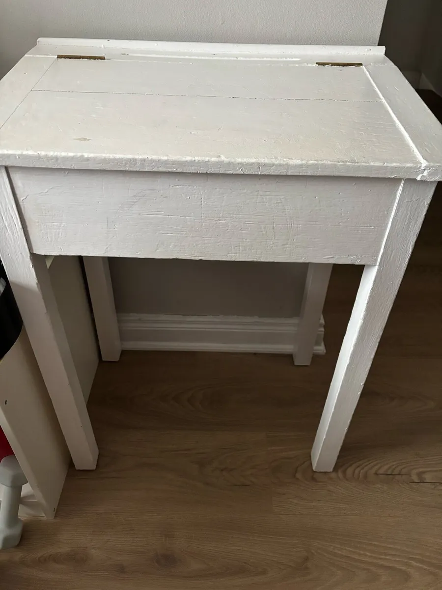 Old school desk - Image 2