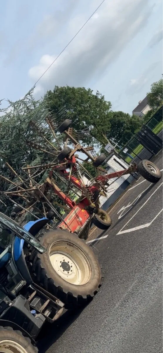 Massey Ferguson rake - Image 2