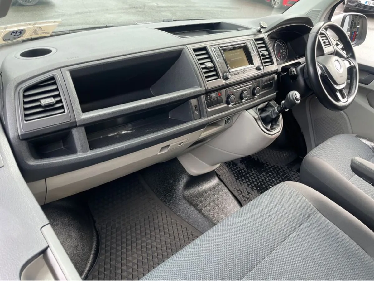 Volkswagen Transporter 2018 - Image 2