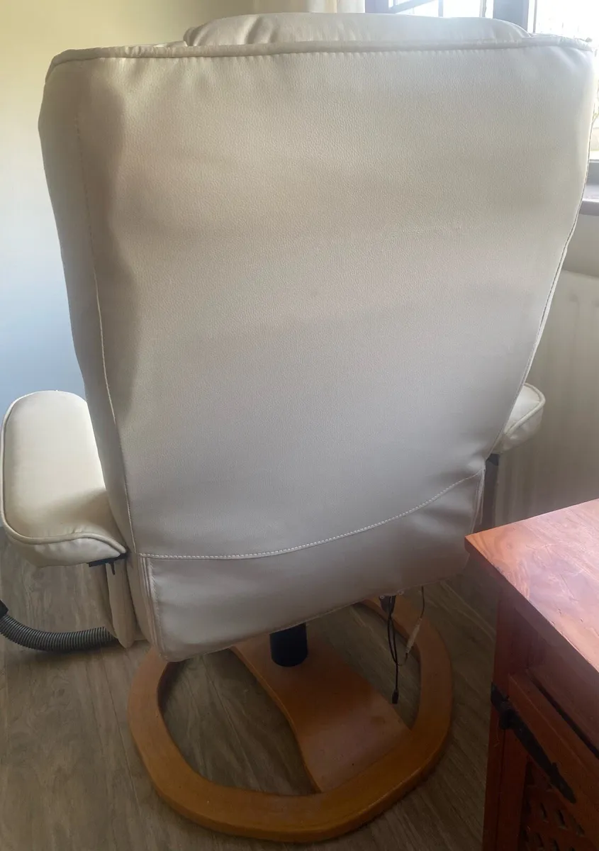 Shiatsu massage chair - Image 3