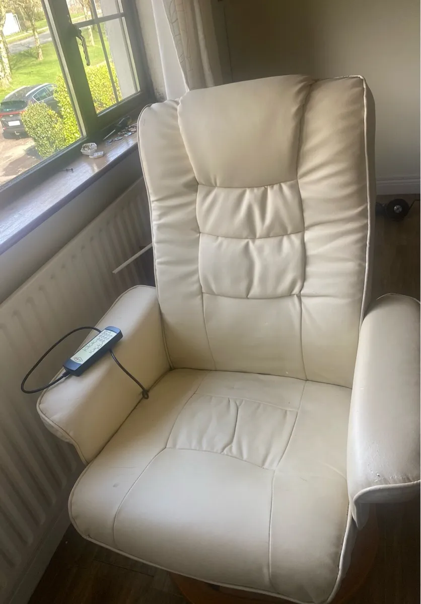 Shiatsu massage chair - Image 1