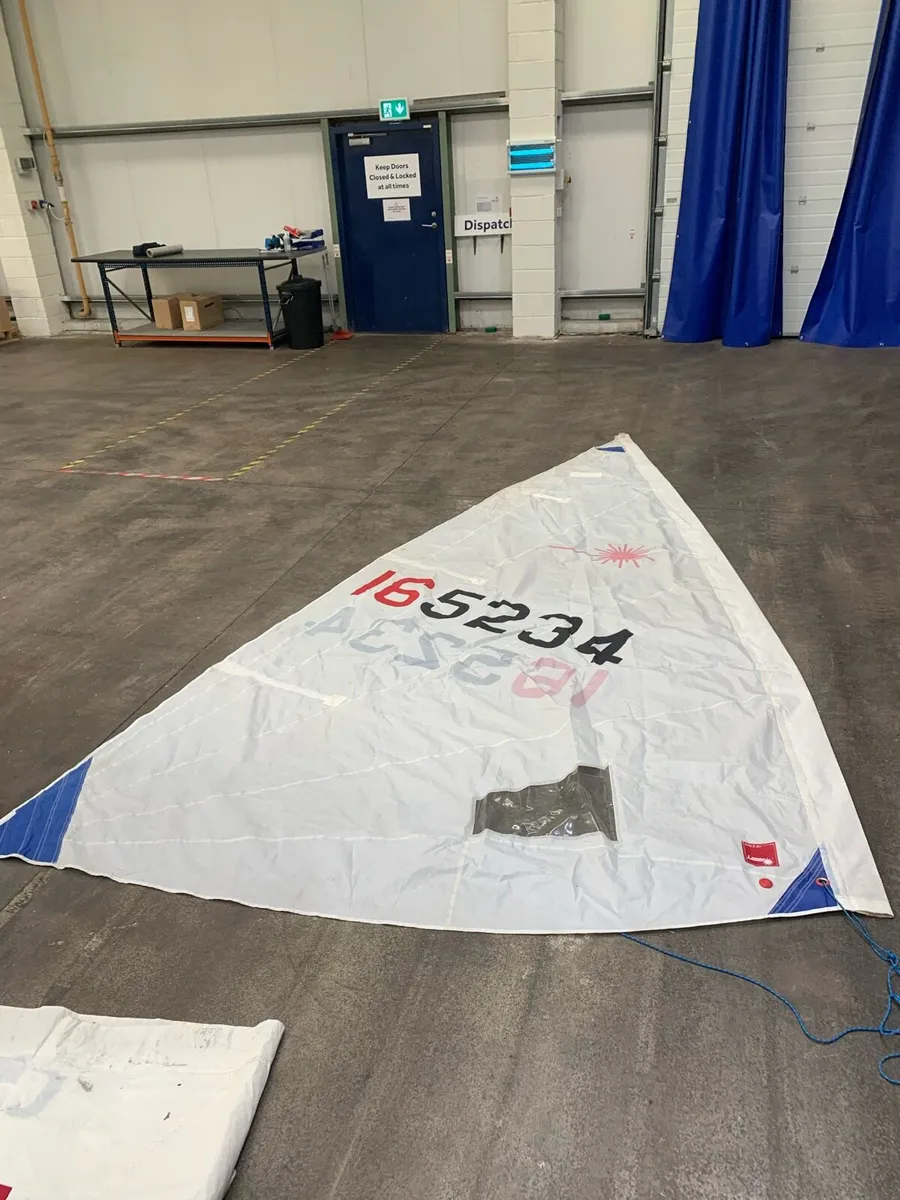 Laser Dinghy - Full Set with 2 sail rigs - Image 4