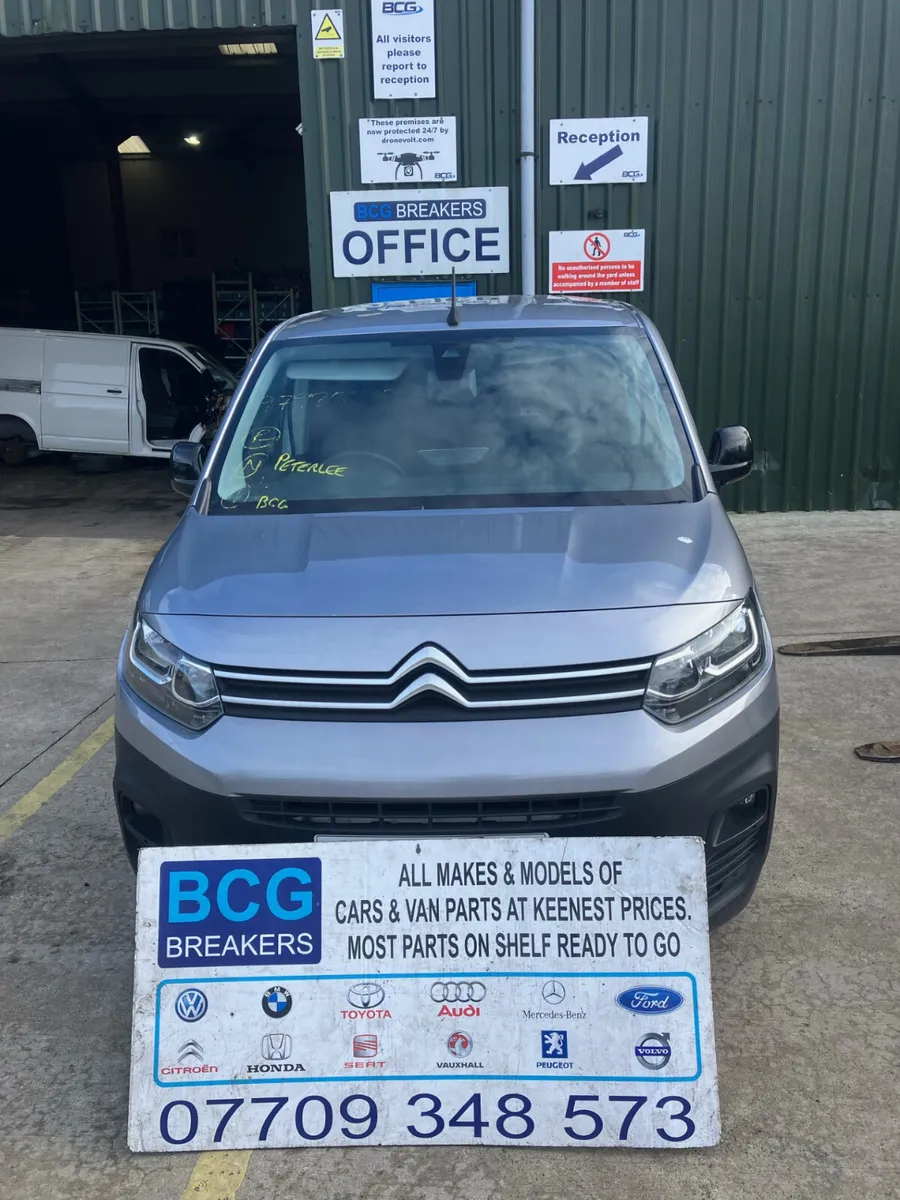 2023 citreon berlingo parts breaking - Image 1