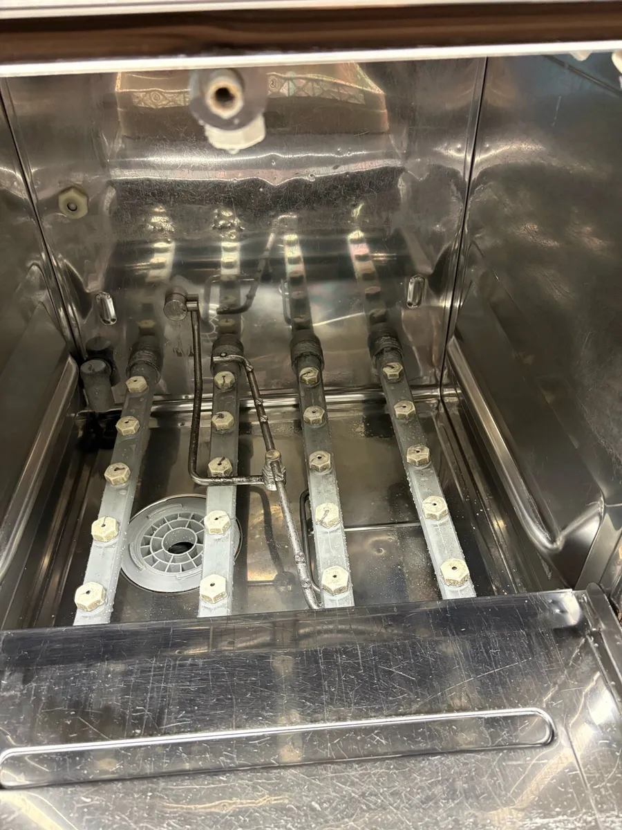 Commercial dishwasher - Image 3