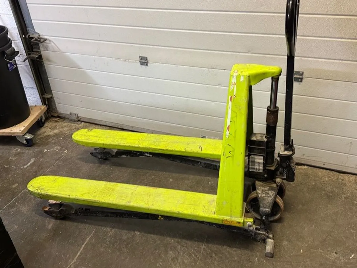 Scissors Pallet Truck - Image 2