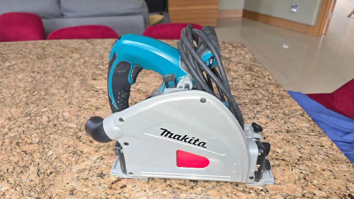 Makita SP6000 240V 165mm Plunge Saw  - Image 2