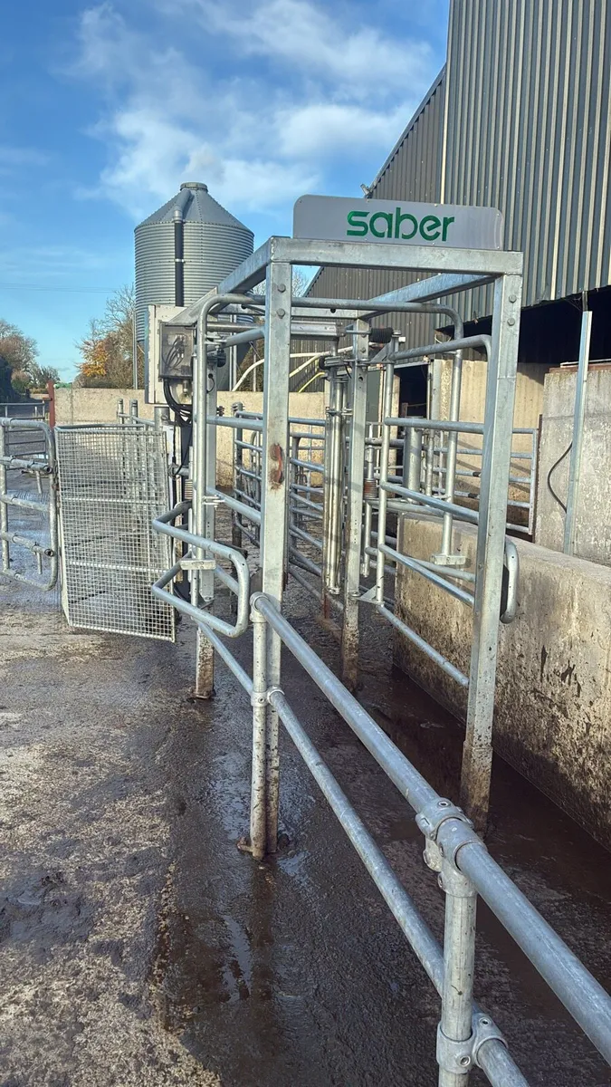 Saber Drafting Gate - Image 1