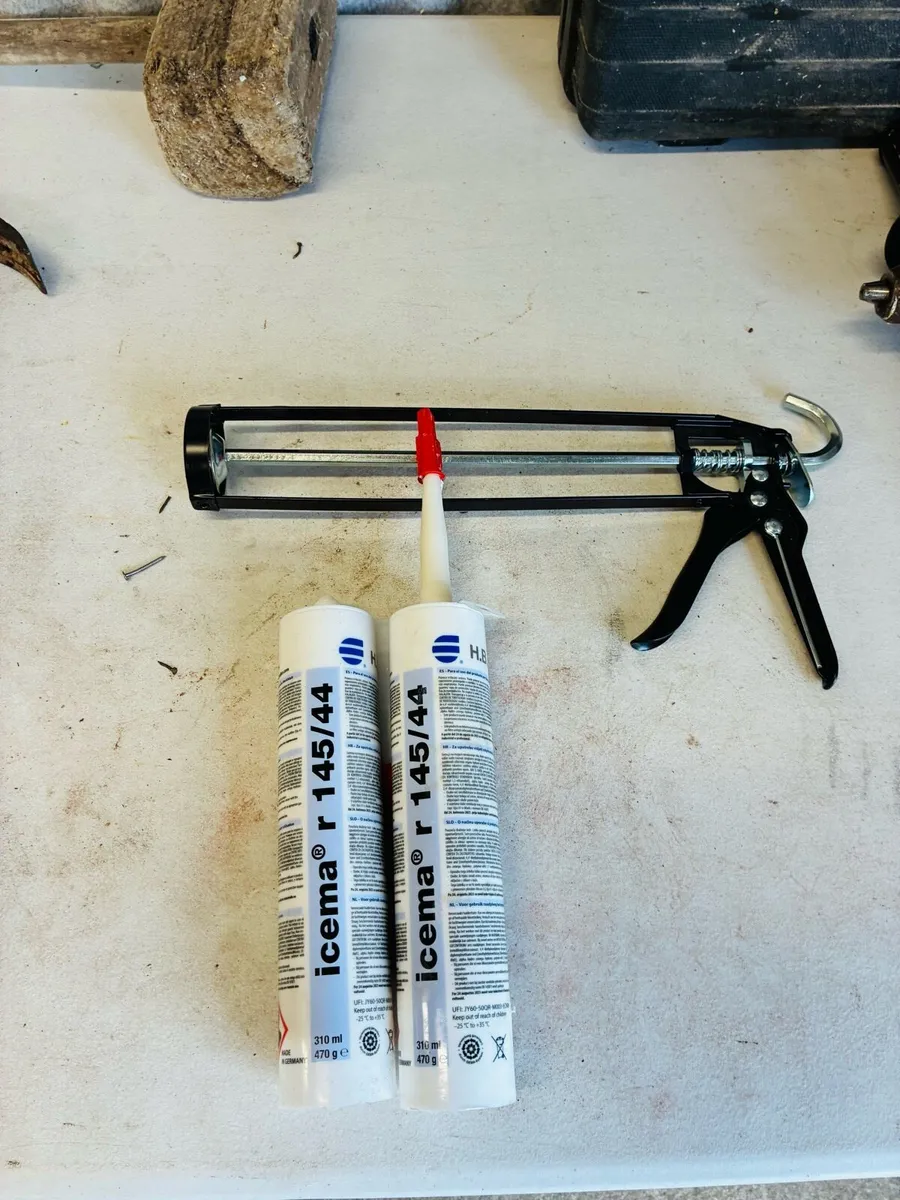 Glue + gluegun - Image 1