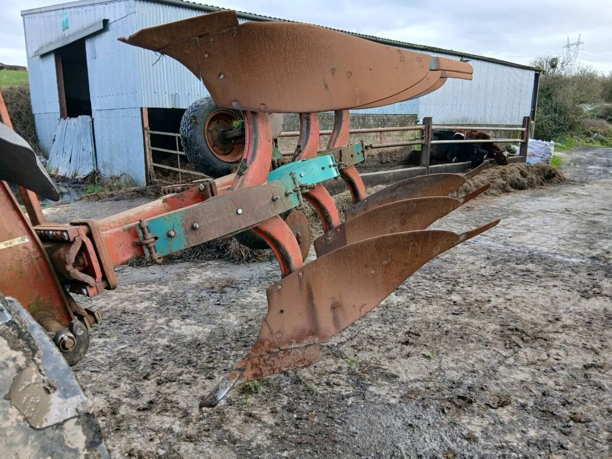 Kverneland plough - Image 1