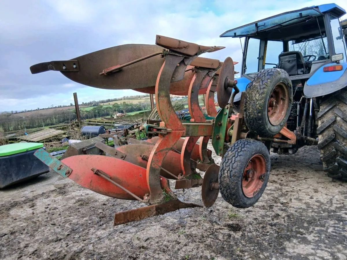 Kverneland plough - Image 2
