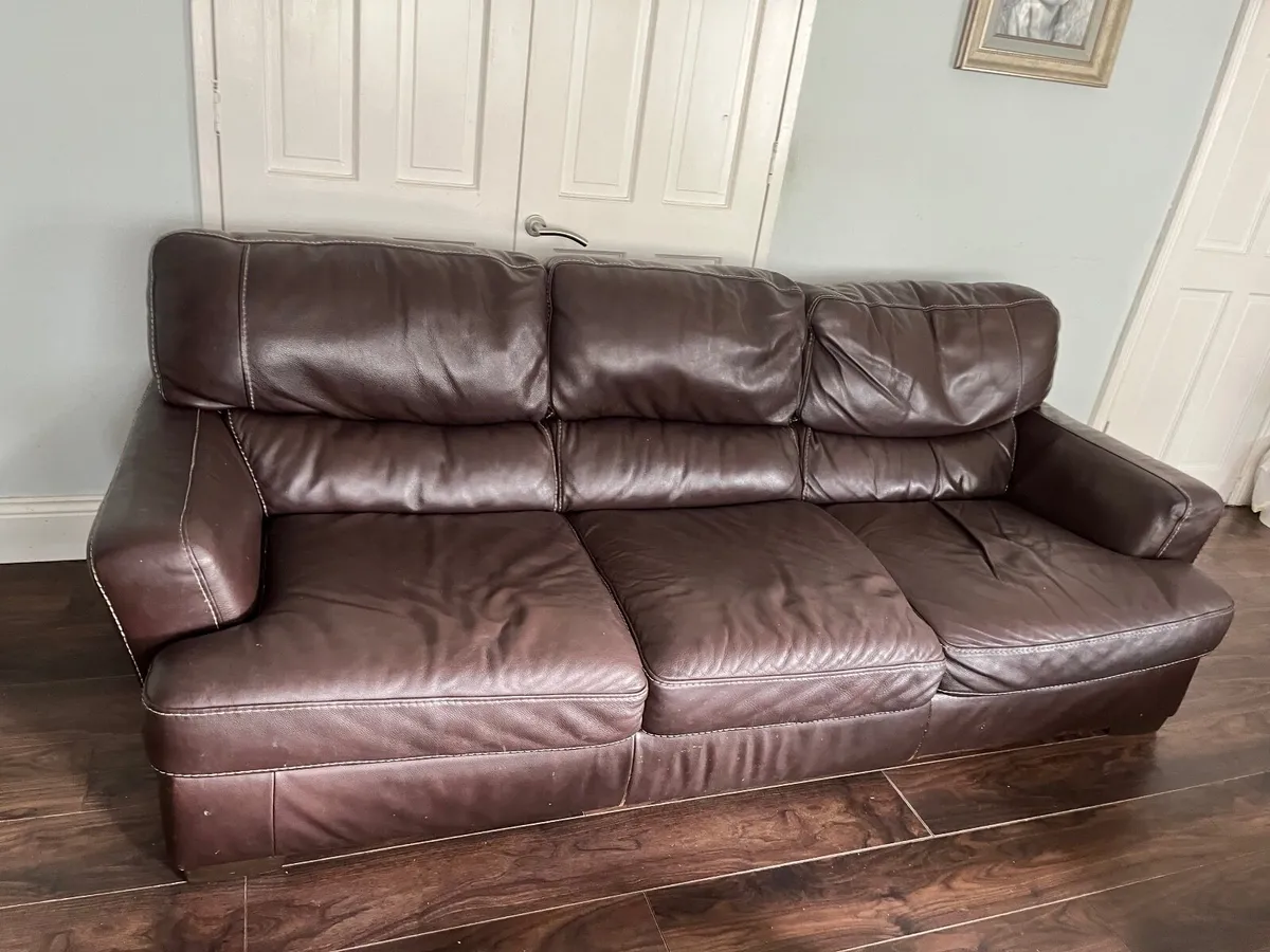 3 Piece Suite - Image 3