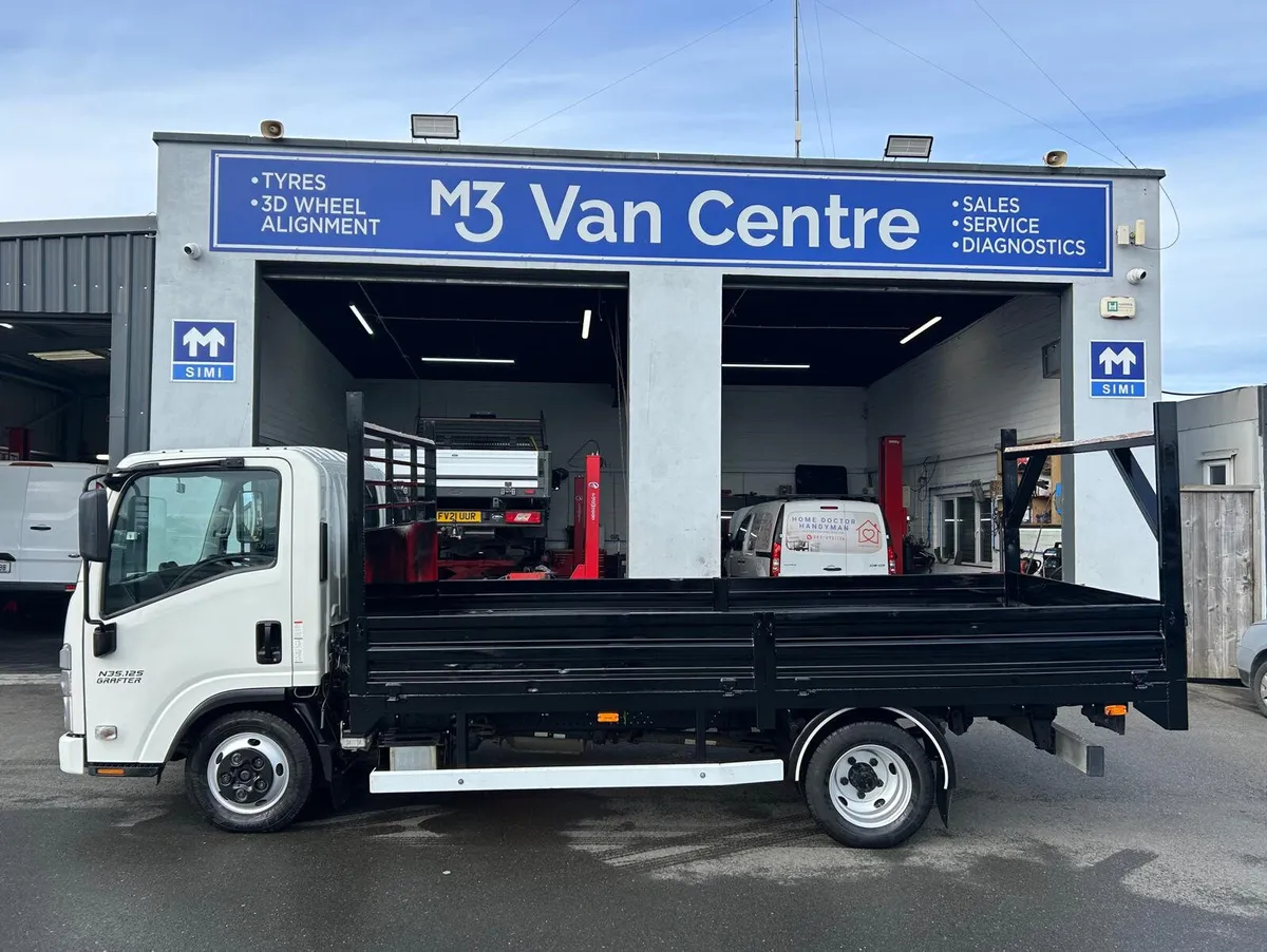 2021 Isuzu Grafter Automatic Dropside - Image 4