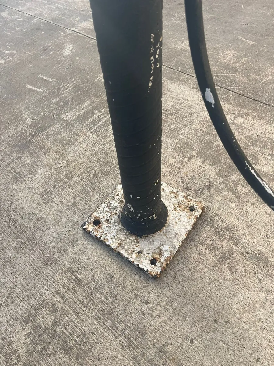 Original antique cow tale pump - Image 1