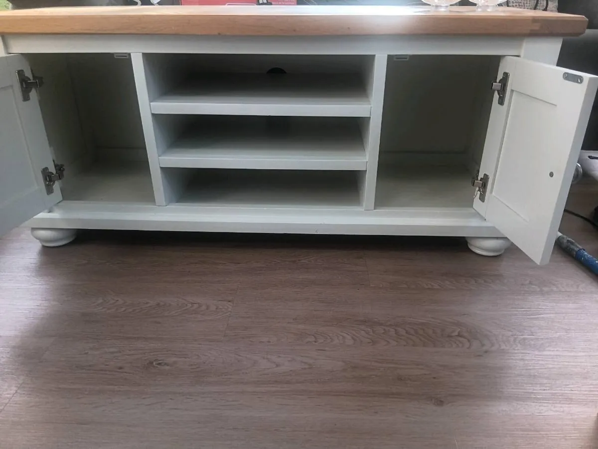 Oak TV stand - Image 4