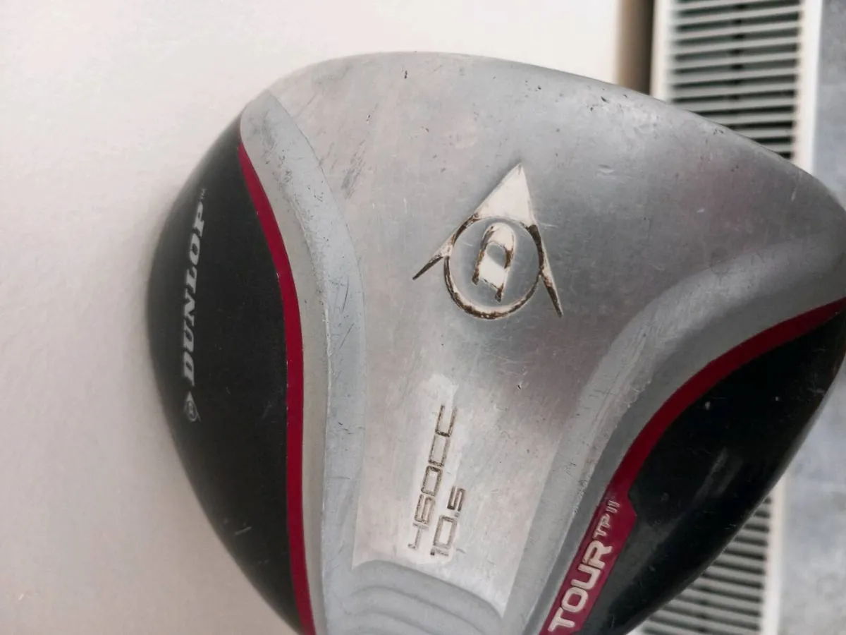 Dunlop golf driver 10.5. Right handed club - Image 1