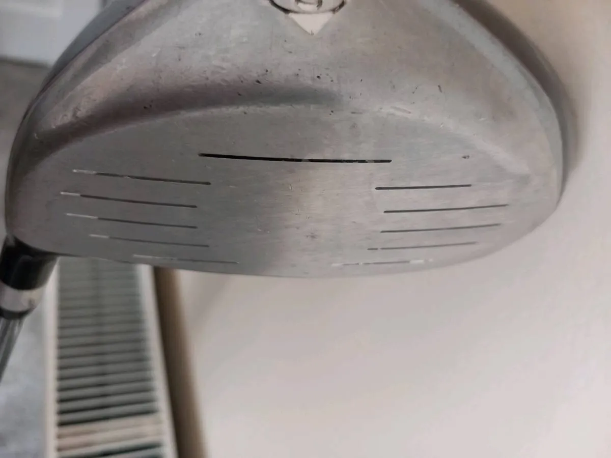 Dunlop golf driver 10.5. Right handed club - Image 2