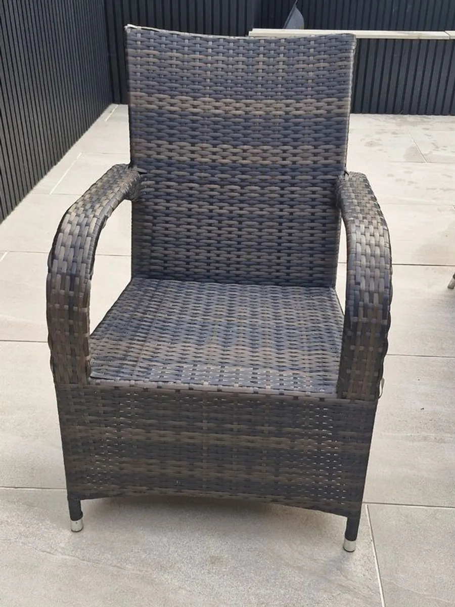 Outdoor Rattan 6 seater & oval table - Image 2