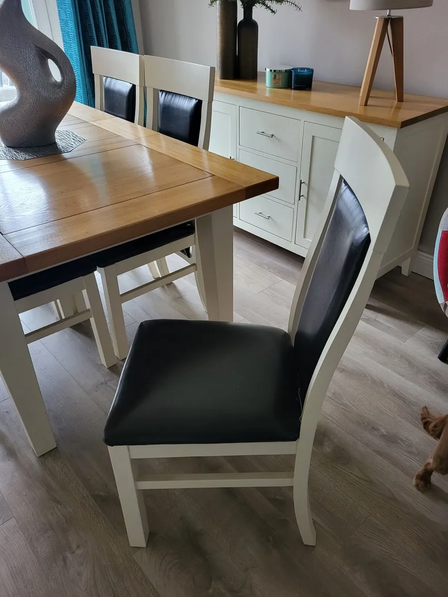 Dining room table and 6 chairs. - Image 3