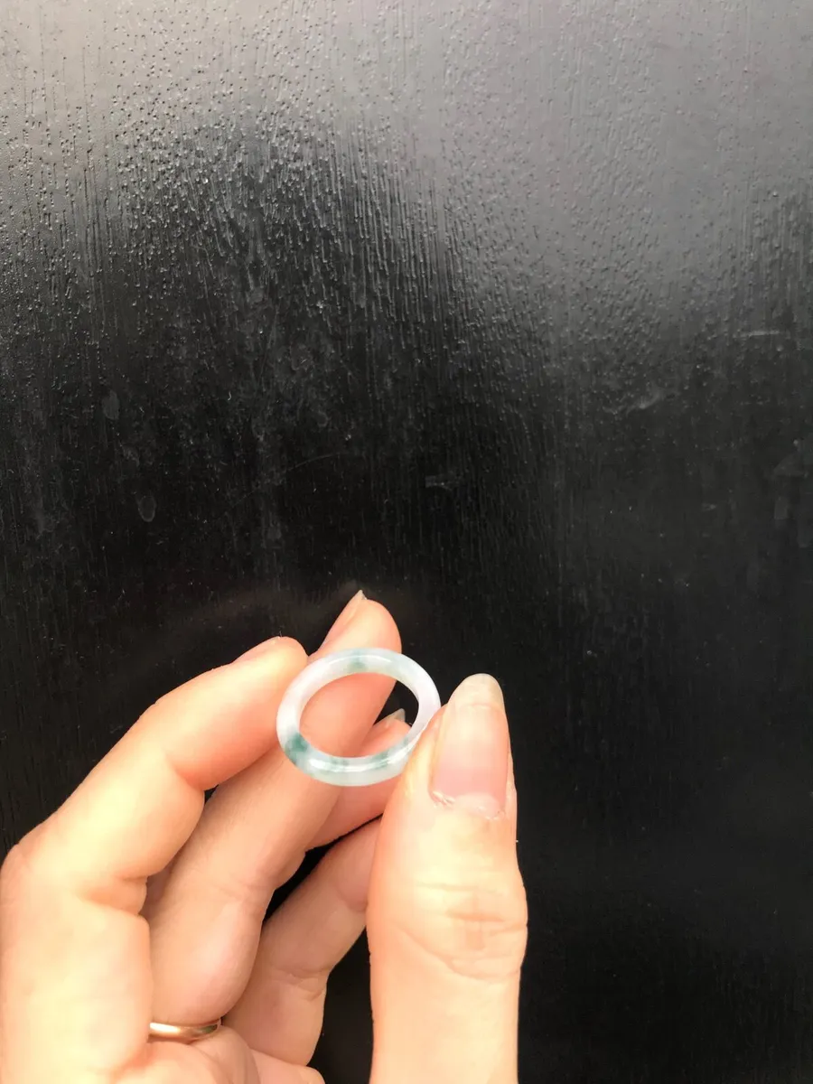 Grade A Burma Jadeite ring (inner diameter 17mm) - Image 2