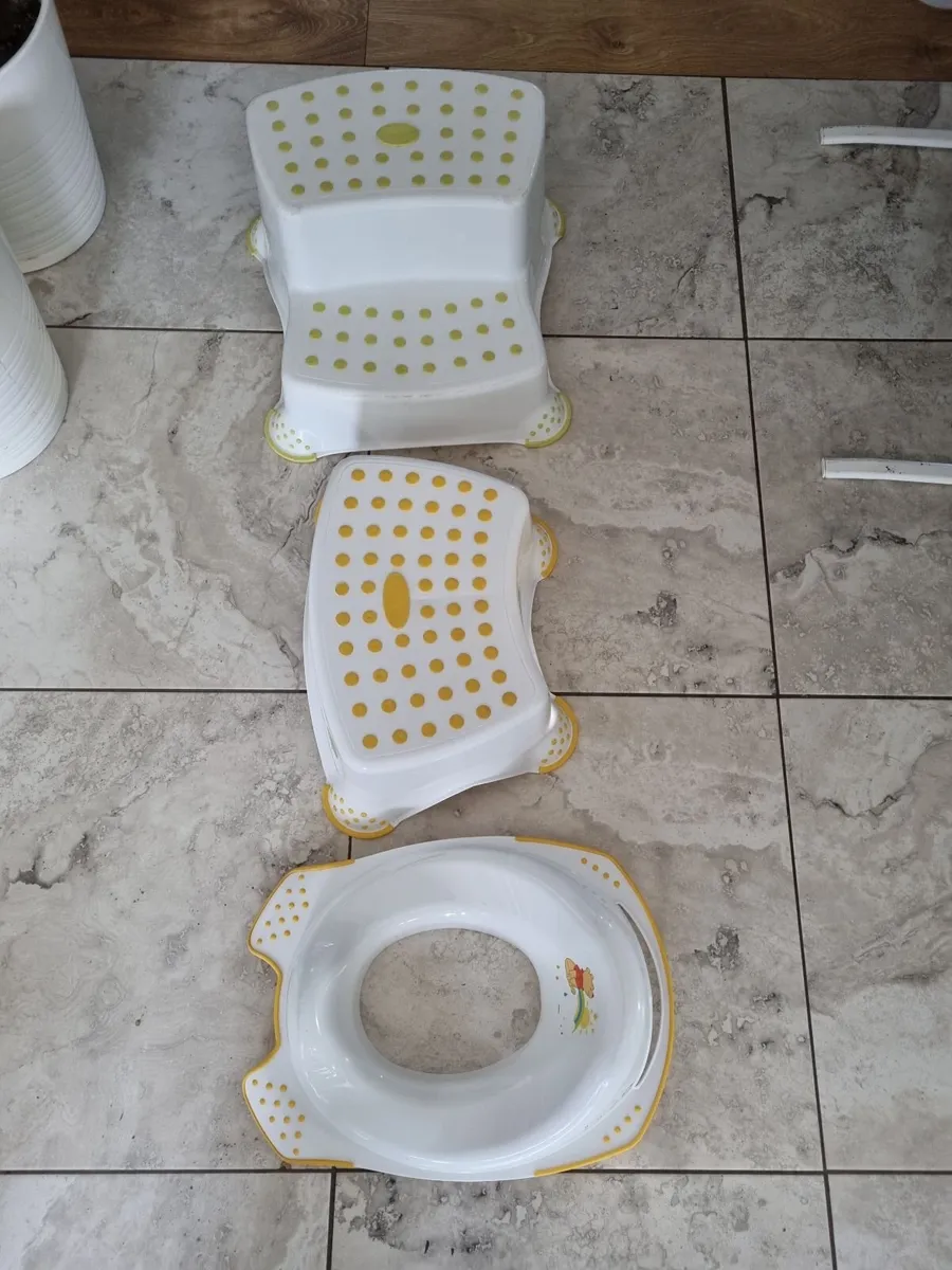 Toddler Steps & Toilet Seat - Image 1
