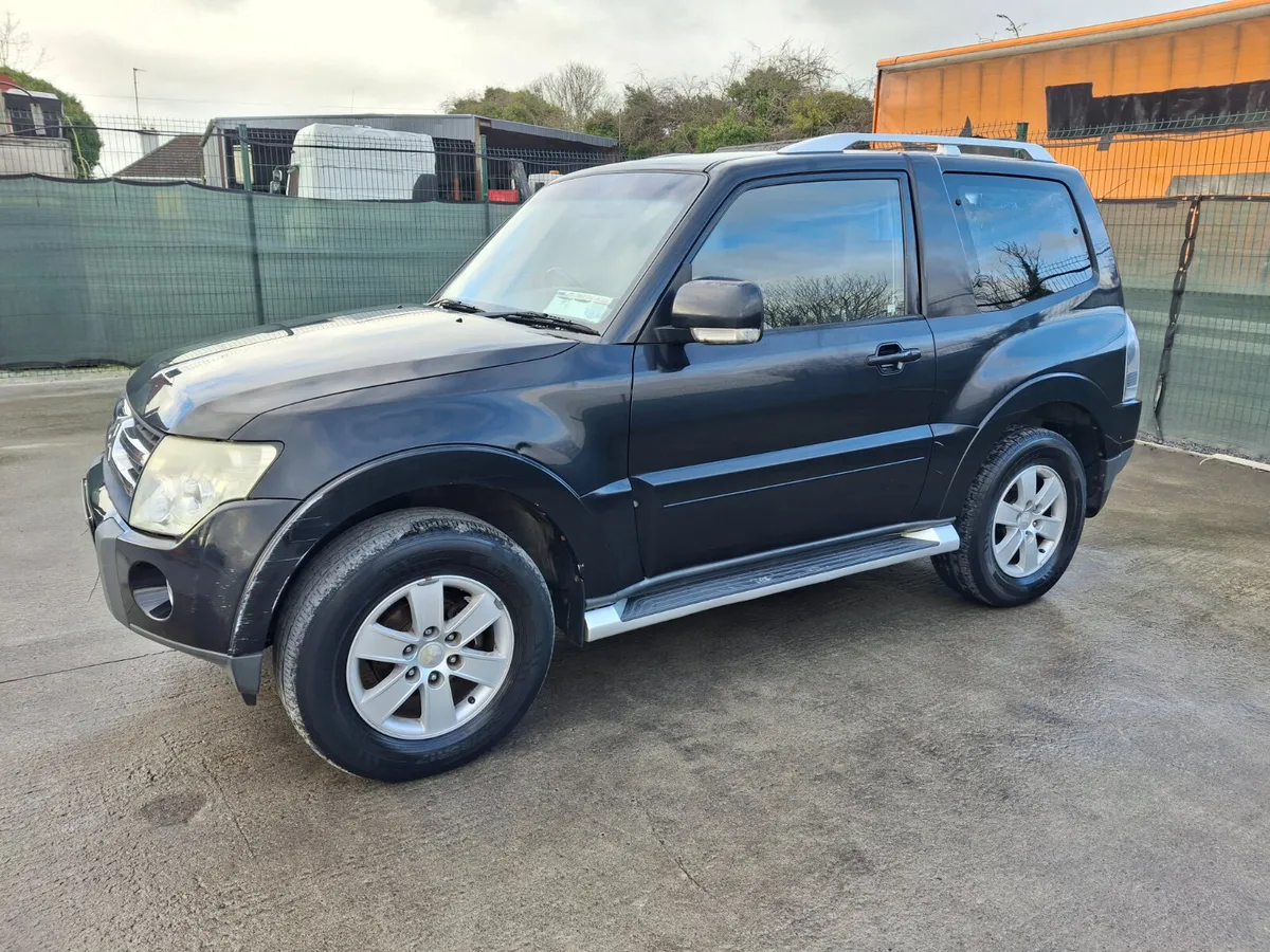 2010 Mitsubish Pajero  3.2 Diesel - Image 1