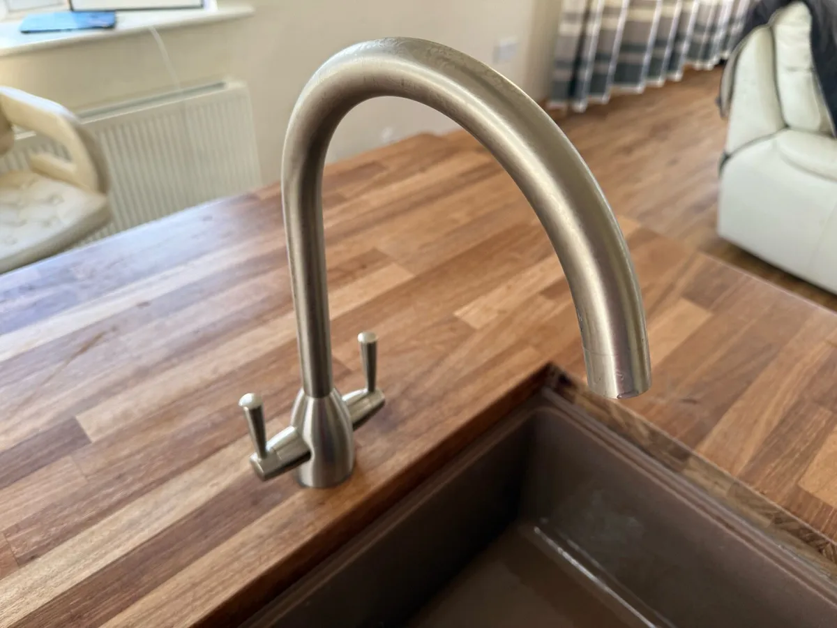 Kitchen Worktops/Sink/Tap - Image 4