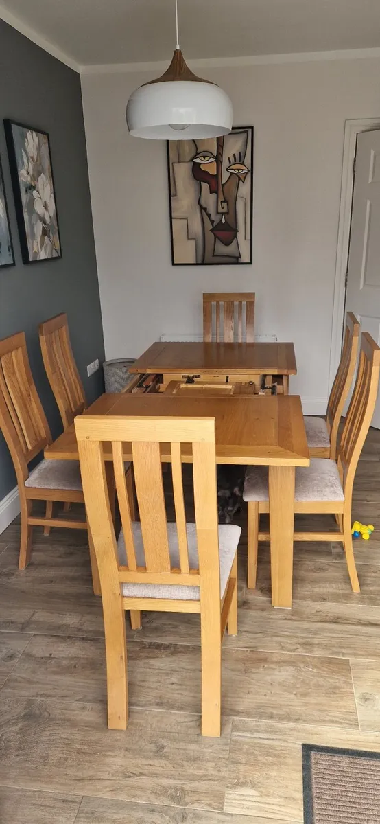 Solid oak extendable kitchen table and chairs - Image 4