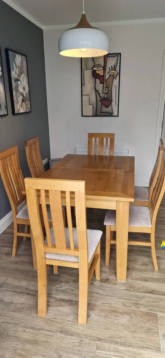 Solid oak extendable kitchen table and chairs - Image 3