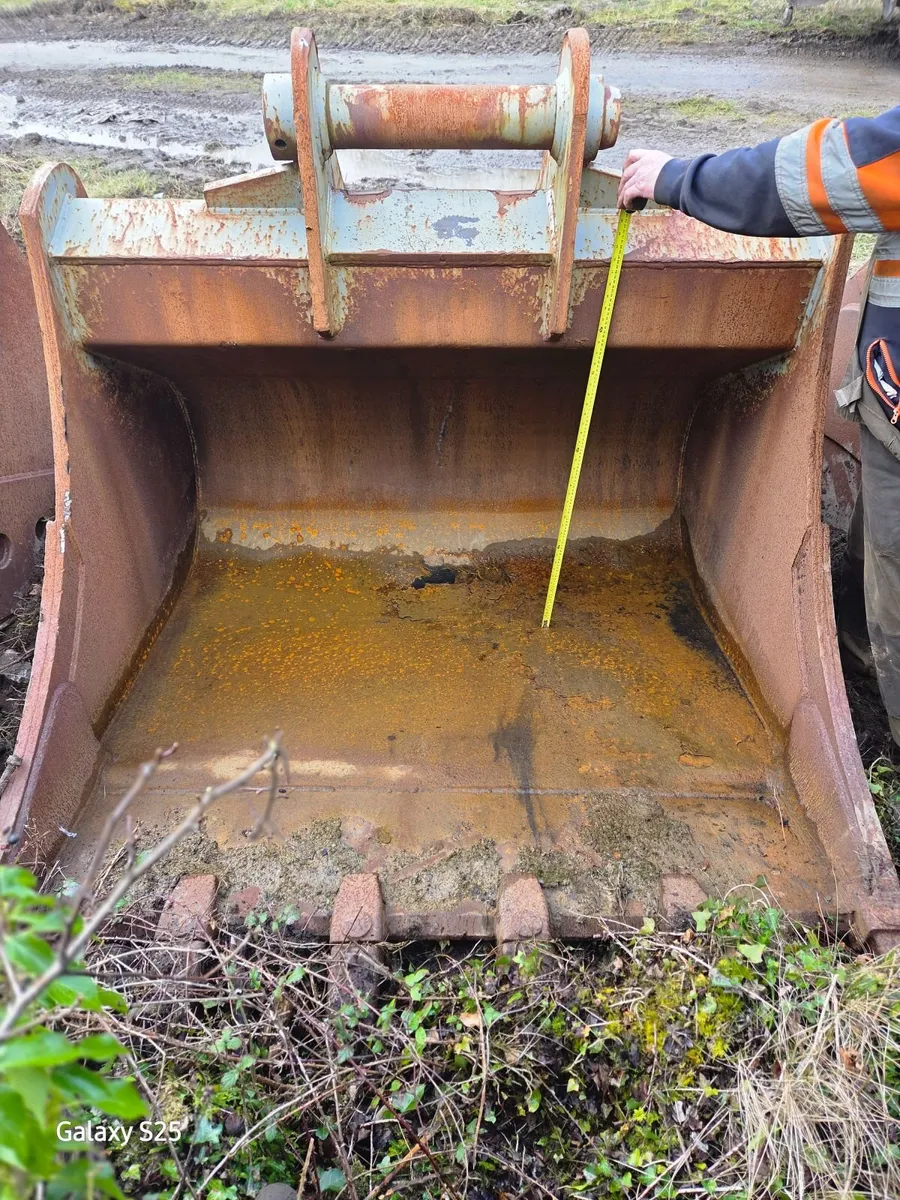 Muck loading bucket - Image 1