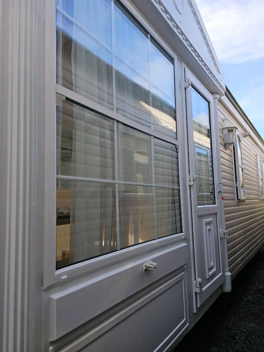 Atlas image super - Image 2