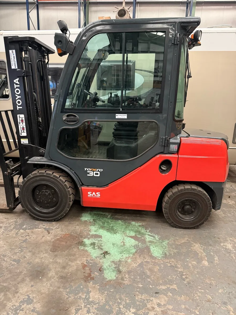 Forklift - Image 1