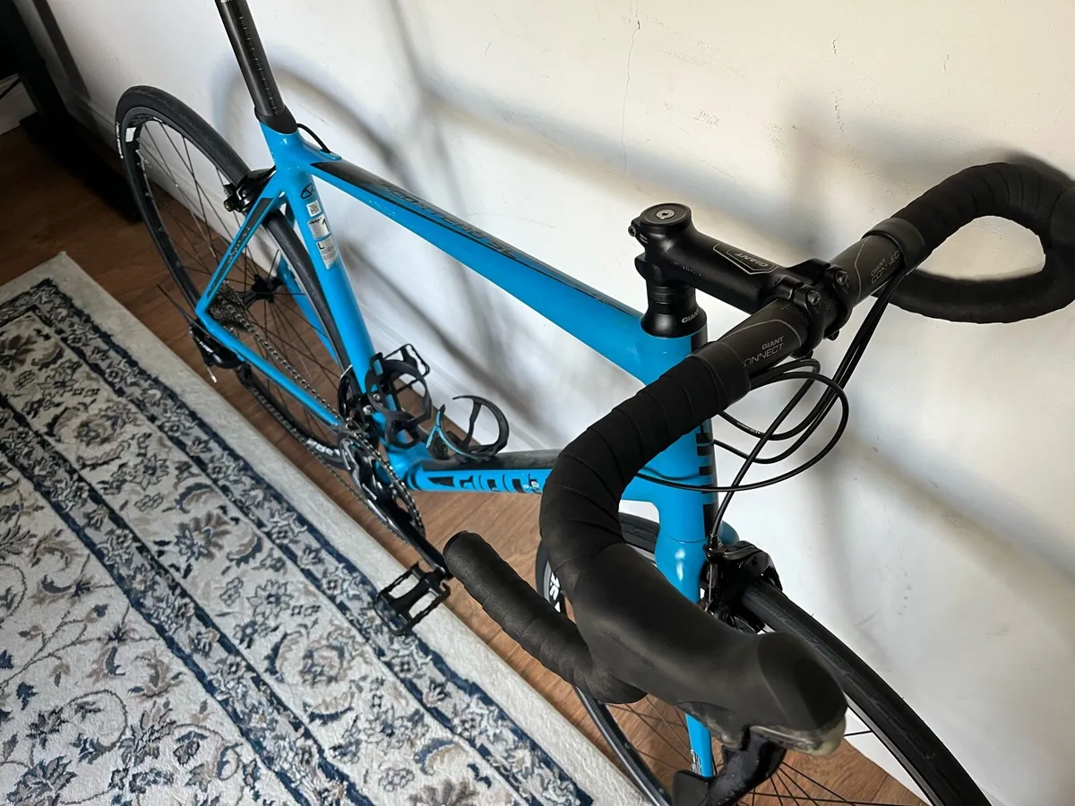 Giant Contend Road Bike (Large) - Image 3