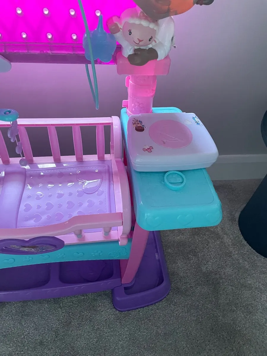 Doc McStuffins Baby Check Up Station - Image 4