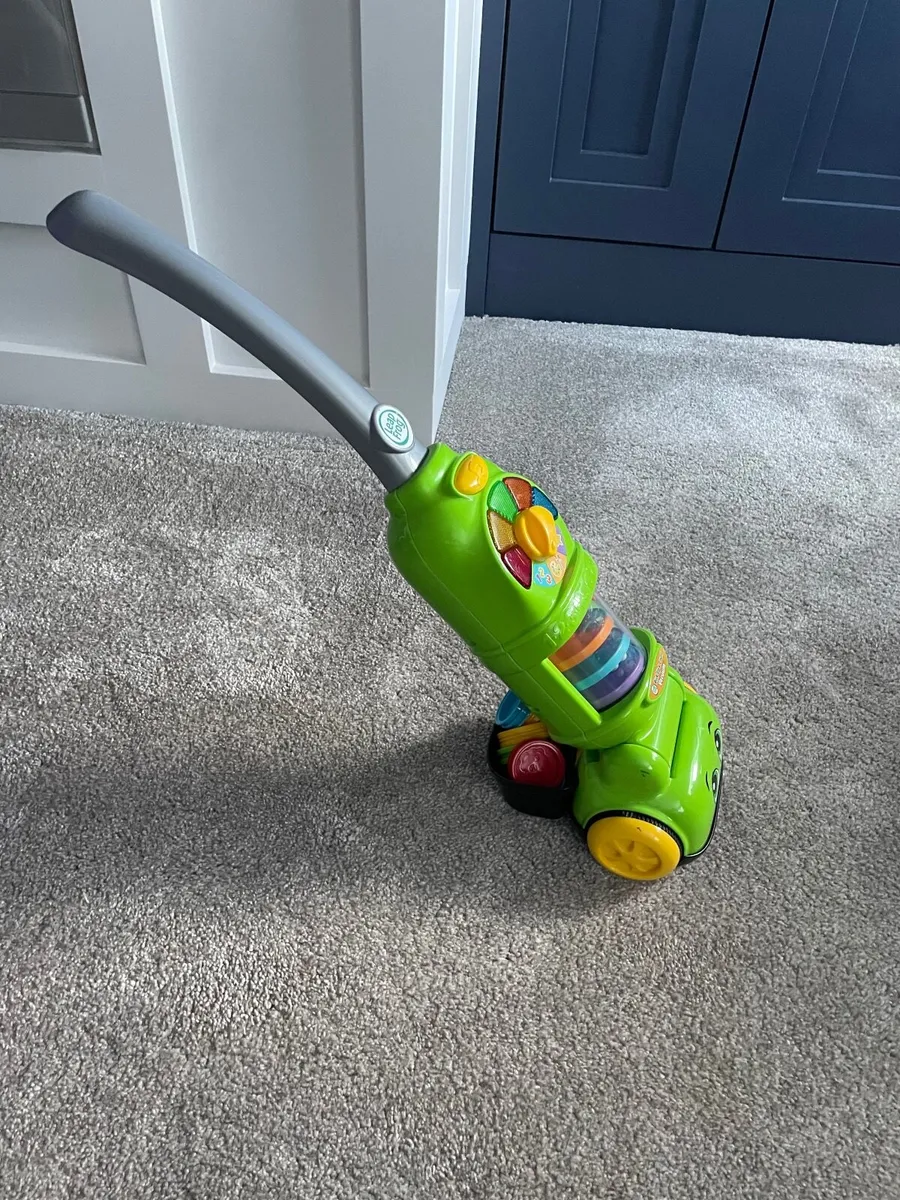 LeapFrog Toy Pick Up & Count Vacuum Green - Image 2