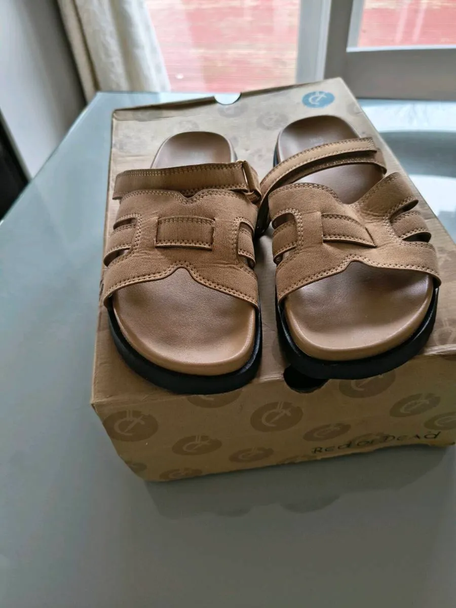 Beige suede flip flops - Image 1