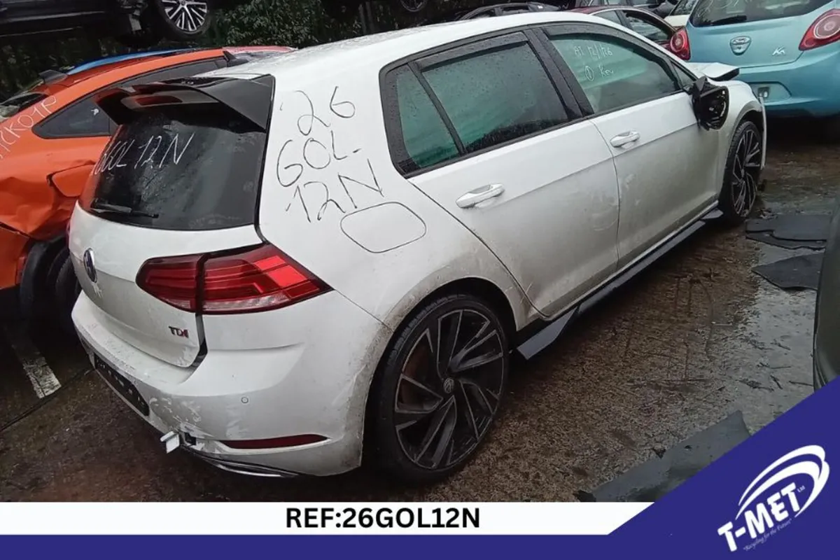 2017 VOLKSWAGEN GOLF BREAKING FOR PARTS - Image 1