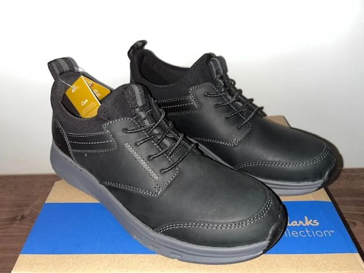 Clarks Men's Motion Trek EZ Black Leather Size 7.5 - Image 2