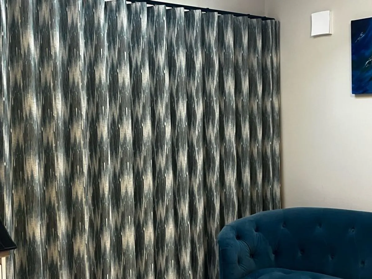 Curtain and wave pole for Patio Doors as new - Image 2