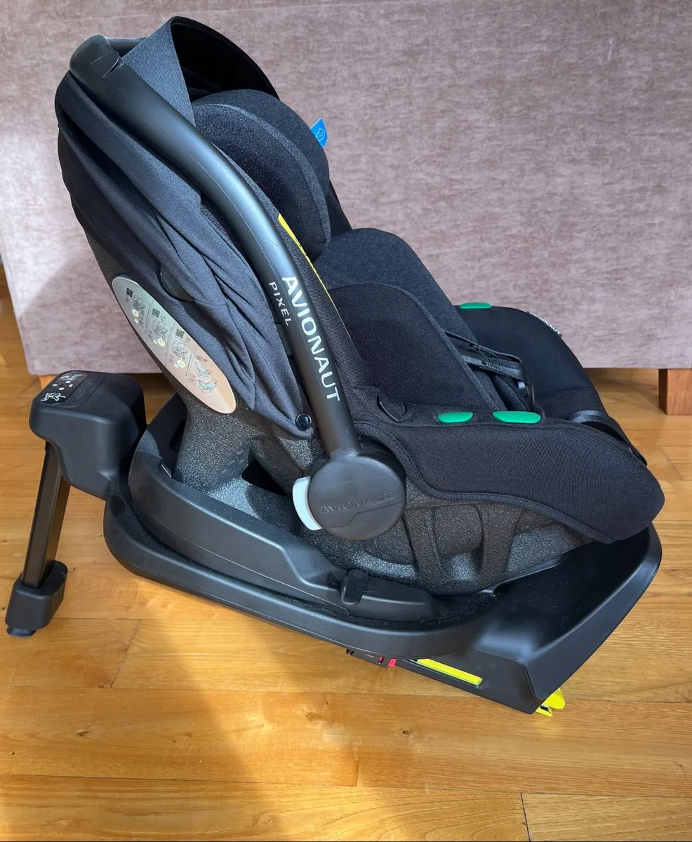 Avionaut Pixel Pro 2 i-Size Car Seat + ISOFIX Base - Image 2