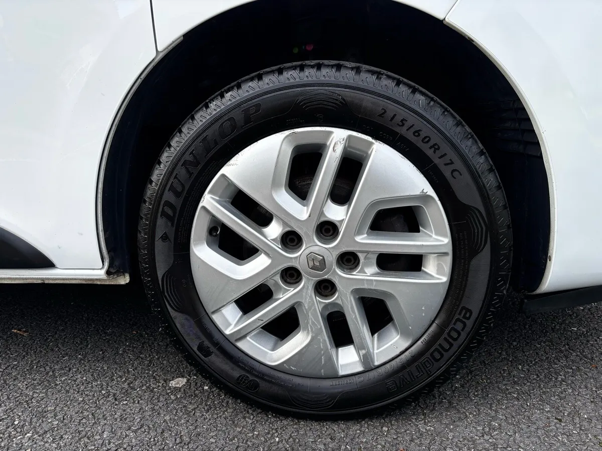 Renault Traffic 1.6 Diesel 1 Owner Sport Energy Mo - Image 3