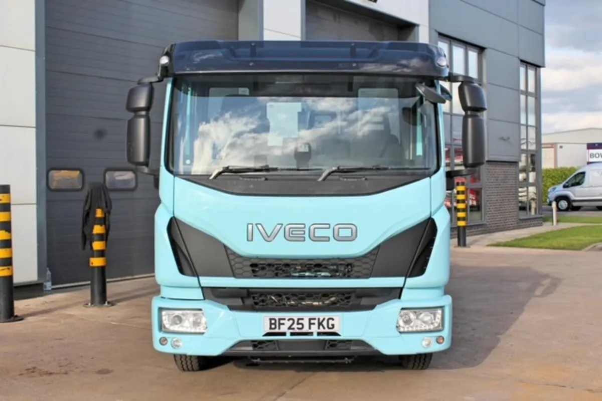 2025  IVECO 100E-10TON 4X2  DROPSIDE TIPPER - Image 2
